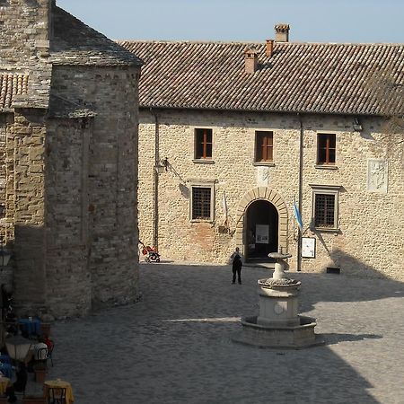 Arcobaleno Hotel San Leo Bagian luar foto